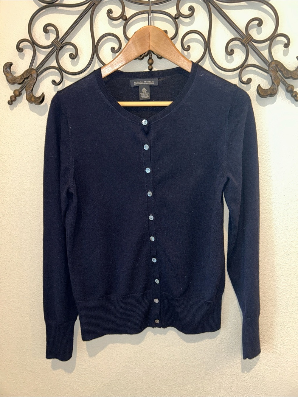 BANANA REPUBLIC CARDIGAN FINE MERINO WOOL SIZE MEDIUM NAVY